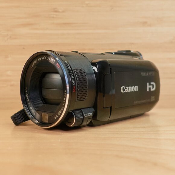 Canon VIXIA HF S10 / Full HD 1080p Camcorder / 32GB Flash / Tested / Japan - Picture 5 of 10